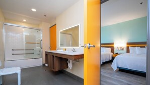 Business Room, 2 Queen Beds, Accessible (Smoke Free) | Bathroom - SPOT X Hotel Orlando/Intl Dr by The Red Collection (Orlando)