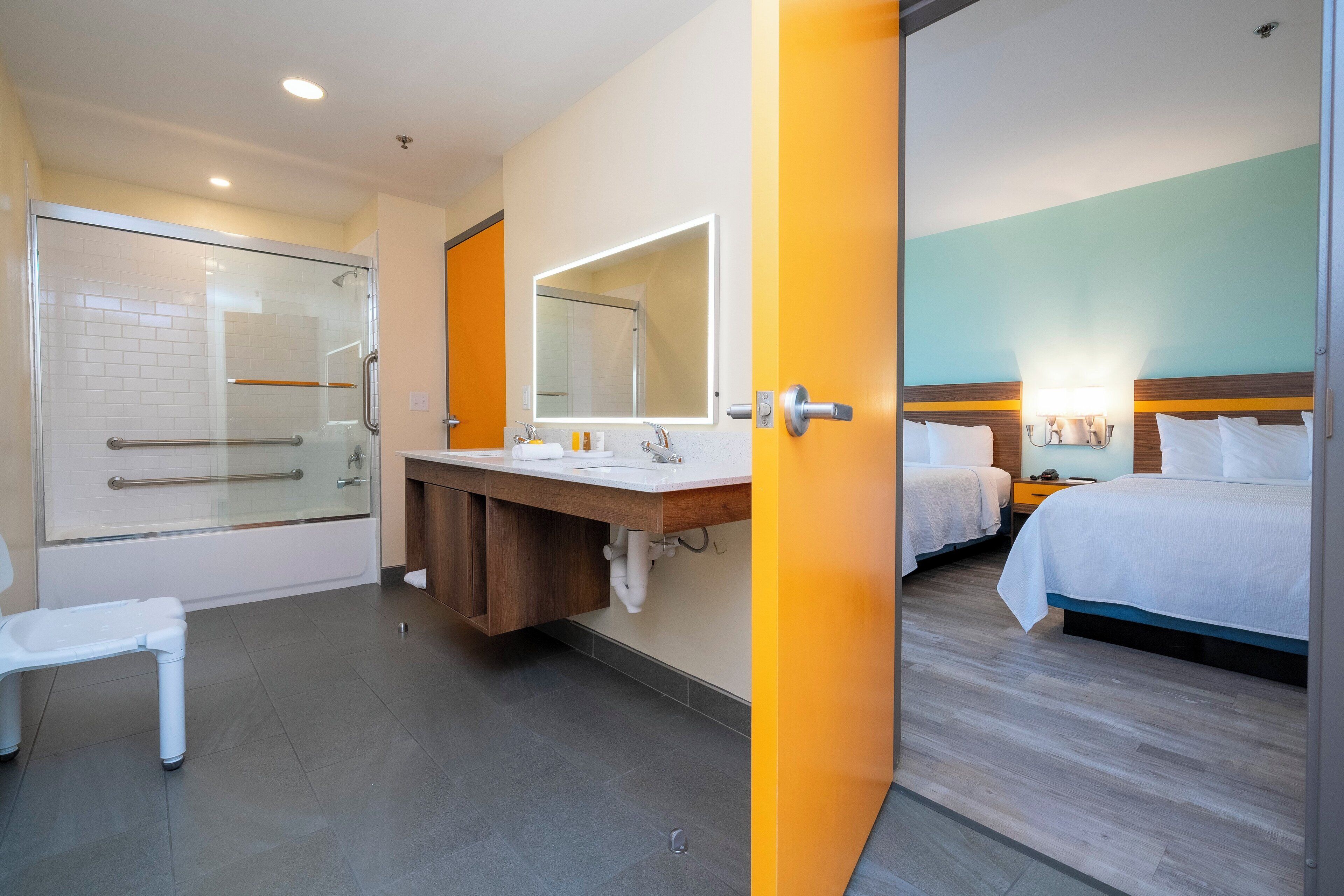 business room, 2 queen beds, accessible (smoke free) | bathroom | hair dryer, towels, soap, shampoo