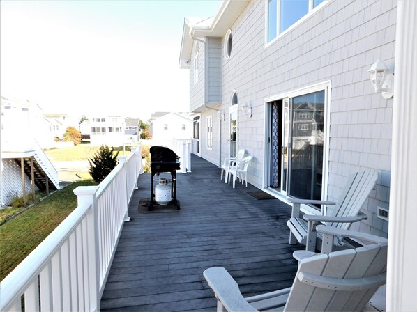 Terrace/patio - Spacious 6BR Family Home – Just 3 Blocks to Bethany Beach in The Canal Community (Bethany Beach)