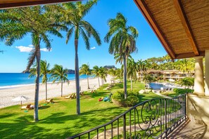 Property grounds - Luxurious Beachfront Villa (Playa Flamingo)