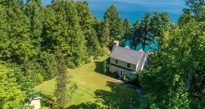Visit this Beautiful Lakehouse on Skaneateles Lake!!