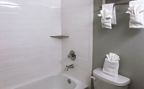 Room, 1 Queen Bed, Smoking | Bathroom | Designer toiletries, hair dryer, heated floors, towels - Americas Best Value Inn & Suites San Antonio Arena District (San Antonio)