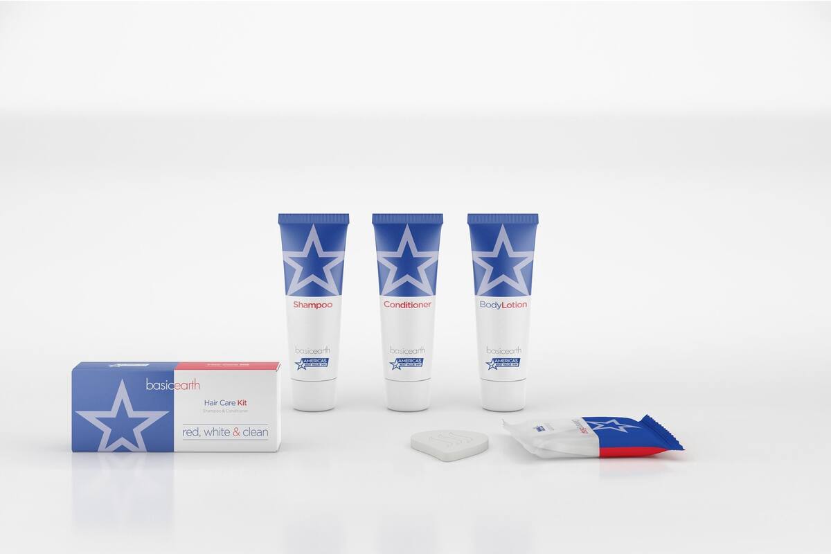 Un kit básico para el cuidado del cabello y la piel con champú, acondicionador y crema corporal.