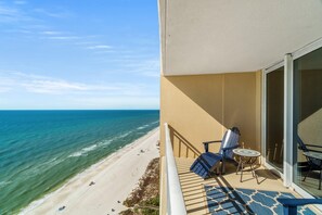 Property grounds - Gulf-Front 1 Bed, 1 Bath • Sleeps 5 • Amenity-Packed • Beach Chair Service for 2 (Panama City Beach)
