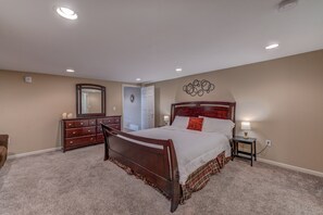 4 bedrooms, desk, iron/ironing board, travel cot