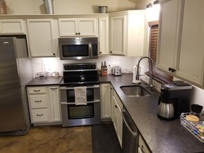Private kitchen - Charis Barn Suite (Whitefish)