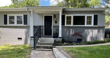 ~Hunt’s Haven in Downtown Brevard~