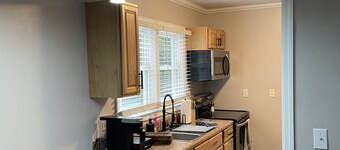 ~Hunt’s Haven in Downtown Brevard~