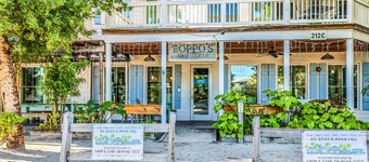 Freshly Remodeled Island Suite w/ Pool & Pet Friendly