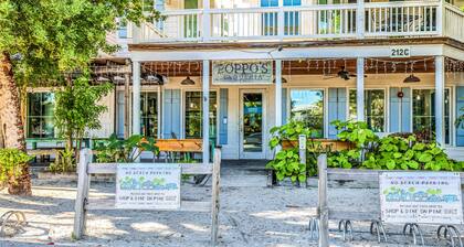 Freshly Remodeled Island Suite w/ Pool & Pet Friendly