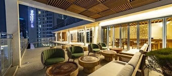 Hound Hotel Signature