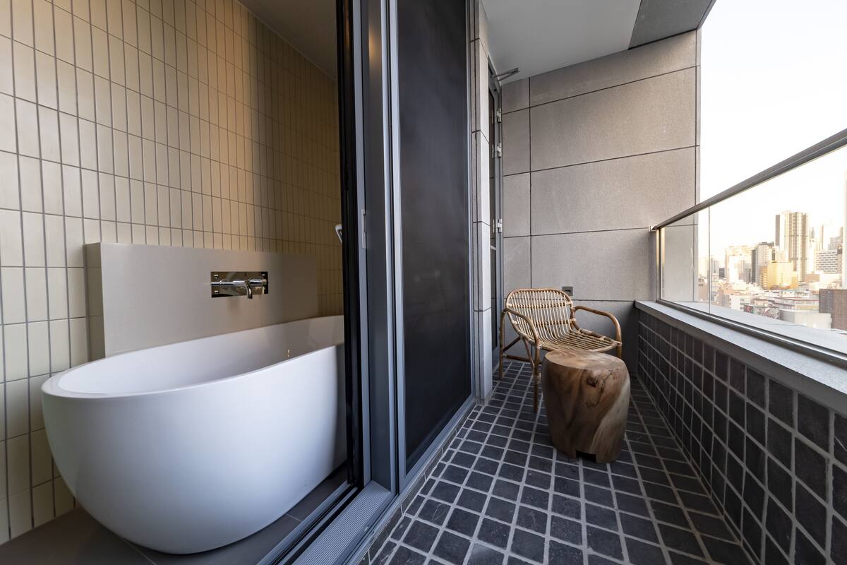 premium suite | bathroom | free toiletries, hair dryer, bathrobes, slippers