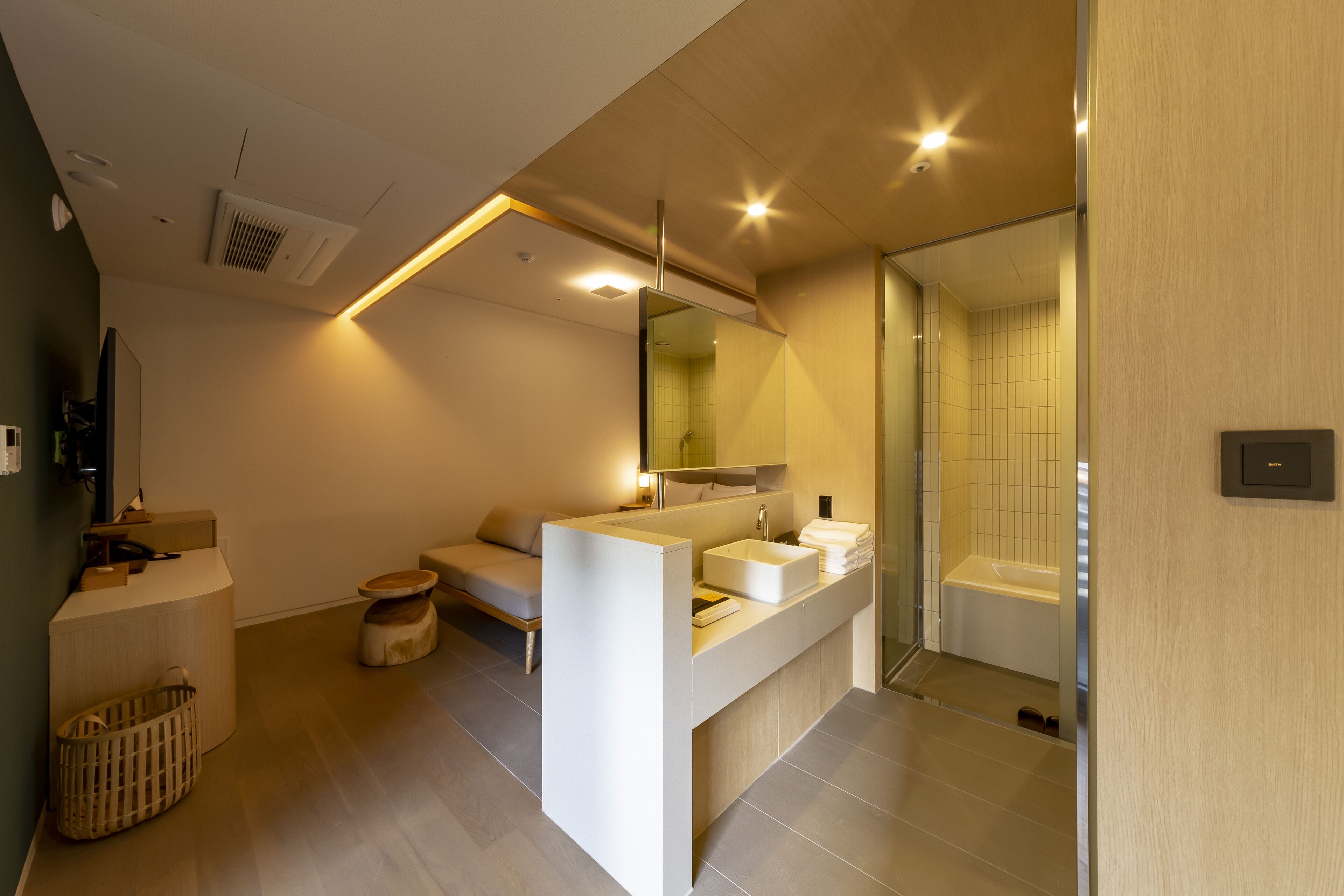 Terrace Double | デスク、防音設備、WiFi (無料)、ベッドシーツ