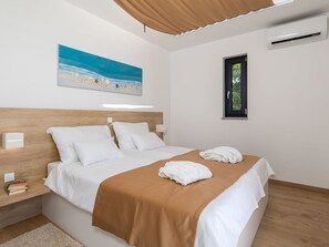 3 chambres, fer et planche à repasser, lit parapluie, Wi-Fi gratuit