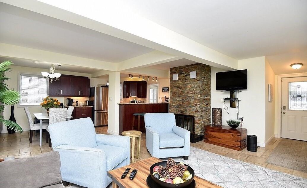 Smart TV, fireplace