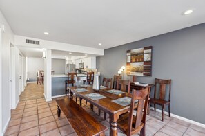 Dining - McCormick Ranch Maravilloso - Spacious 3 Bedroom Fully Furnished Condo (Scottsdale,)