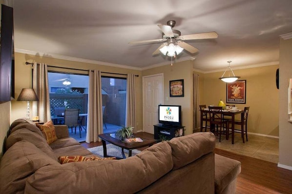 Smart TV, DVD player
