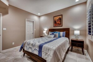 3 chambres, fer et planche à repasser, Wi-Fi gratuit, draps fournis