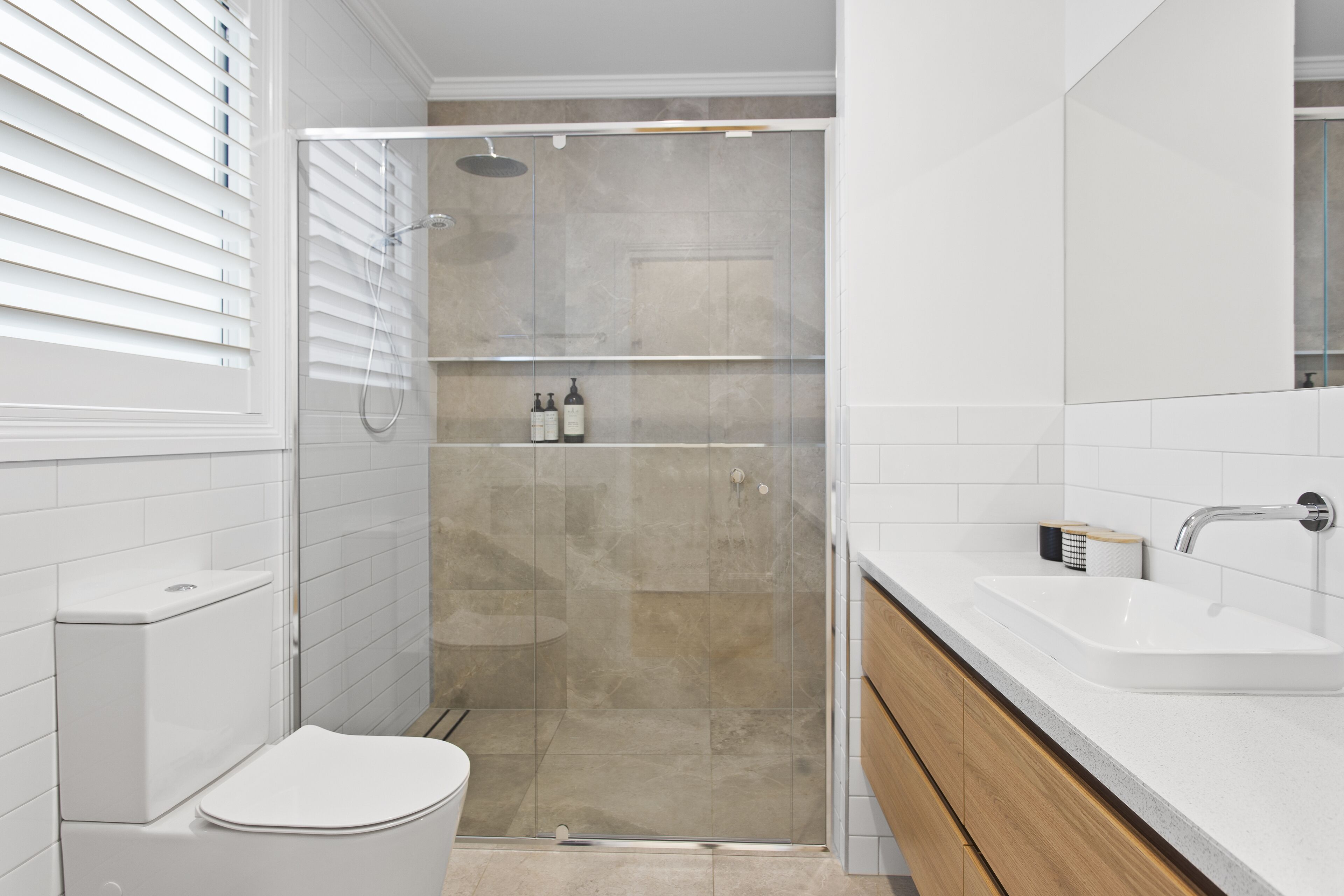 Cottage Comfort | Kamar mandi | Shower, perlengkapan mandi gratis, pengering rambut, dan sabun