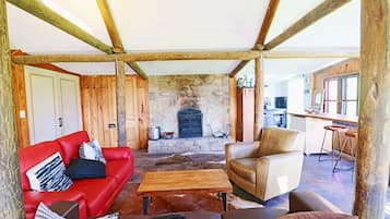 Exclusive Cottage | Living area