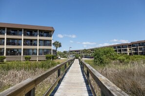 Property grounds - Peek of the ocean King size bed just Steps from the Beach (Hilton Head Island)