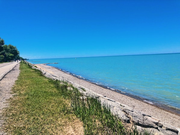 Na praia, toalhas de praia