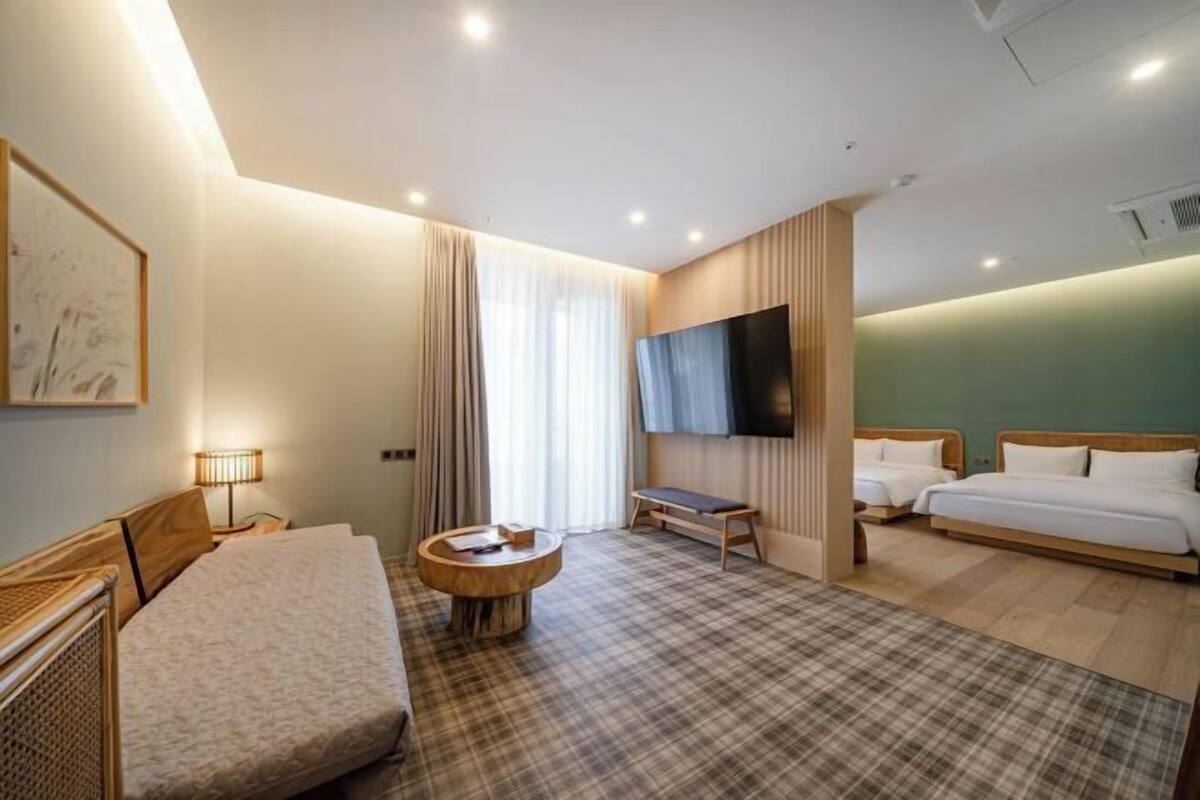 1 bedroom, in-room safe, desk, soundproofing