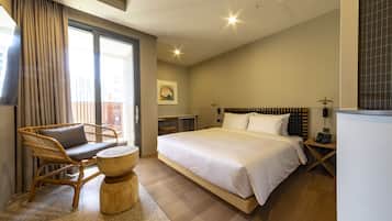 Deluxe Double Room (Free Swimming Pool) | Desk, soundproofing, free WiFi, bed sheets