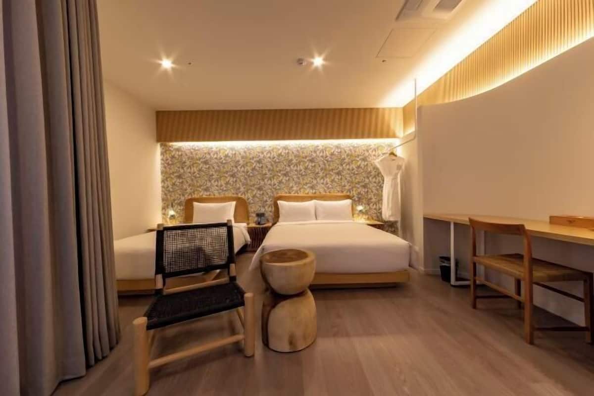 1 bedroom, in-room safe, desk, soundproofing
