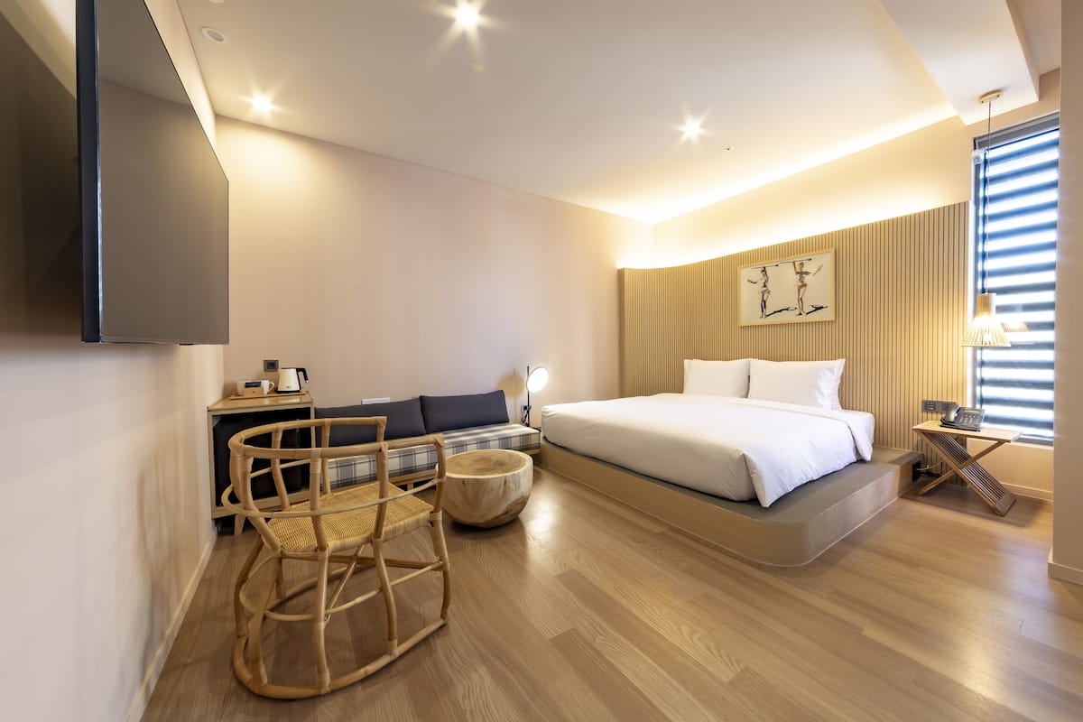 Signature Double Room (Free Swimming Pool) | 1 bedroom, desk, soundproofing, free WiFi