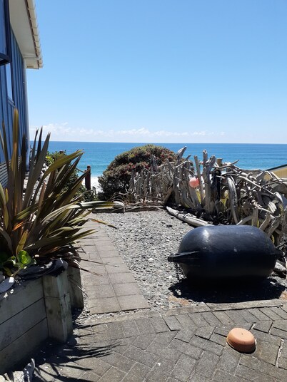 Pukehina Beach Studio with Balcony and Majestic views