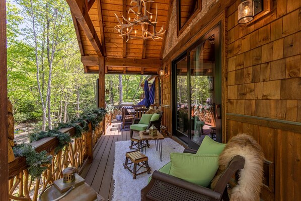 المنطقة المحيطة بالمنشأة