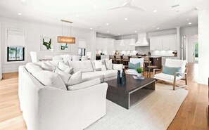 Smart TV, offices - 169 Lakeview Drive (Santa Rosa Beach)
