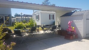 Outdoor dining - Bungalow nature 2 pax (Pataias)