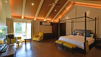 Business Bungalow, 1 Double Bed | 1 bedroom, in-room safe, free WiFi, bed sheets