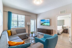 Smart TV, video games