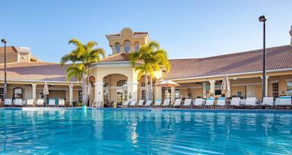 Modern Vista Cay Condo | Steps from Epic Universe | Pet-Friendly | Sleeps 6