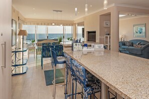 Dining - HERMANUS Haven, entire home with private pool, on the sea (Hermanus)