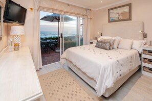3 bedrooms, iron/ironing board, WiFi, bed sheets - HERMANUS Haven, entire home with private pool, on the sea (Hermanus)