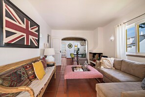 TV, fireplace - Vacation Home Casa 012 with Wi-Fi, Balcony, Garden & Pool (Vilamoura)