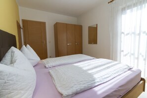 2 bedrooms, free WiFi, bed sheets