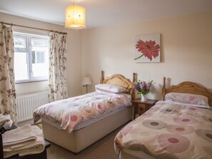 2 habitaciones, decoración personalizada y muebles diferentes 