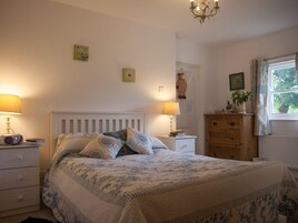 Cottage | 1 bedroom, individually decorated, individually furnished