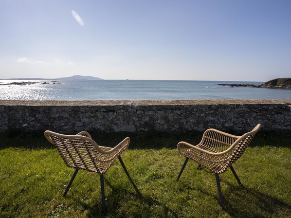 Cottage | Balcony - Stabl Bach (Holyhead)