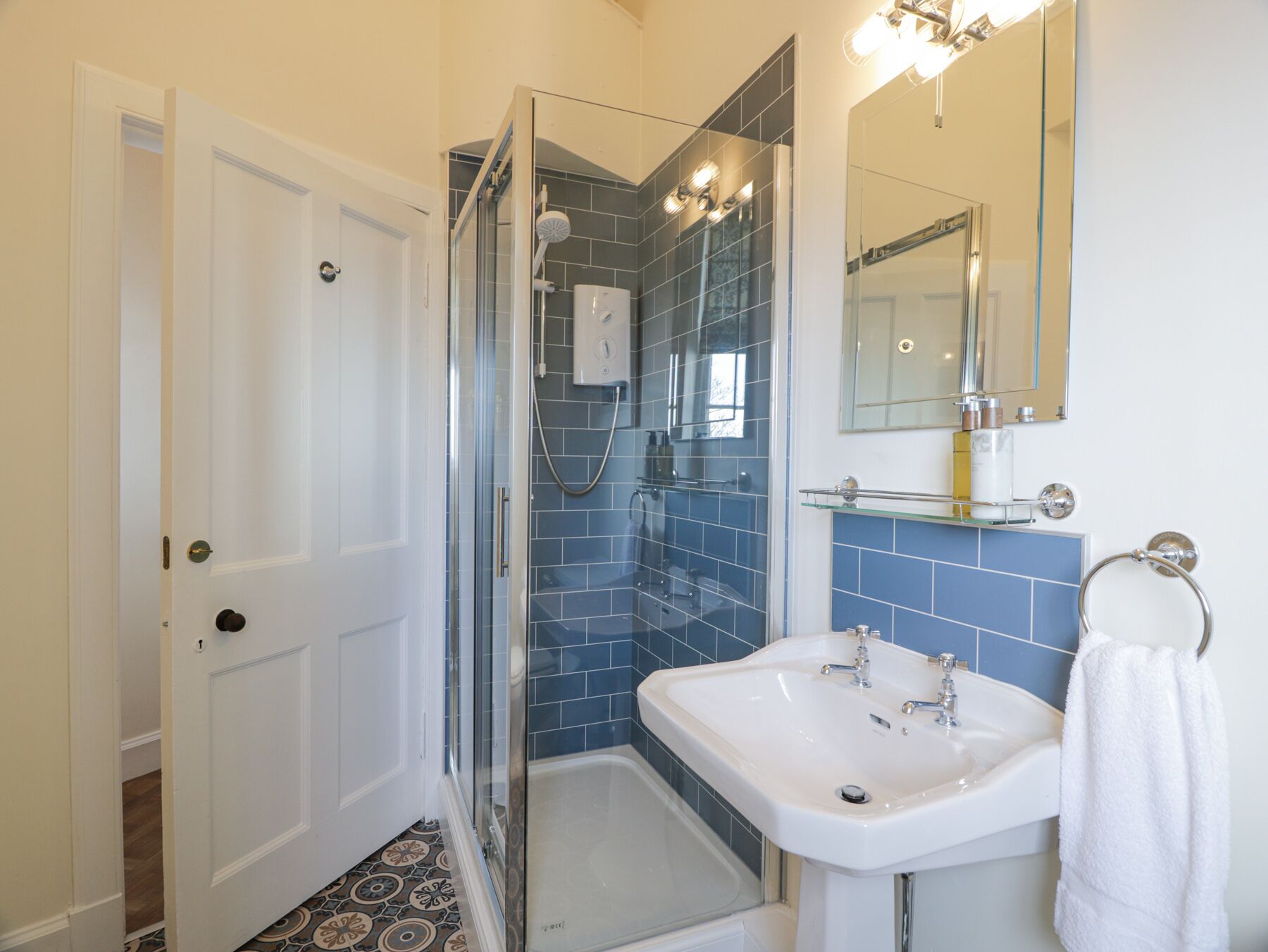 Cottage | Interior