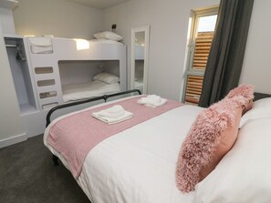 Chaumière | 4 chambres, décor unique, ameublement unique, accès au Wi-Fi (inclus)