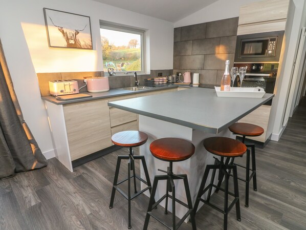 Casa de campo | Cozinha privada | Geladeira, chaleira elétrica, torradeira