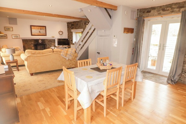 Cottage | Interior