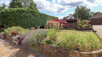 Cottage | Property grounds