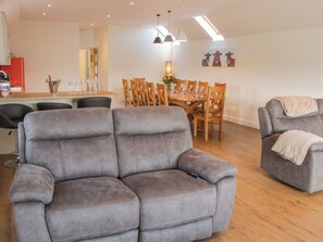 Cottage | Interior - Black Lion Barn Retreat (Shrewsbury)